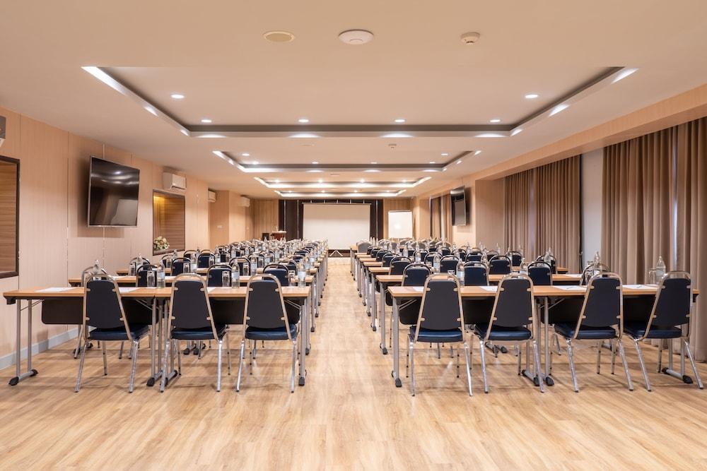 Recenta Phuket Suanluang Hotel Buitenkant foto