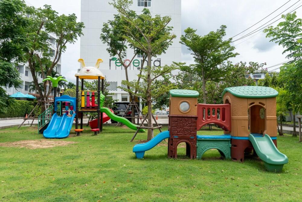 Recenta Phuket Suanluang Hotel Buitenkant foto